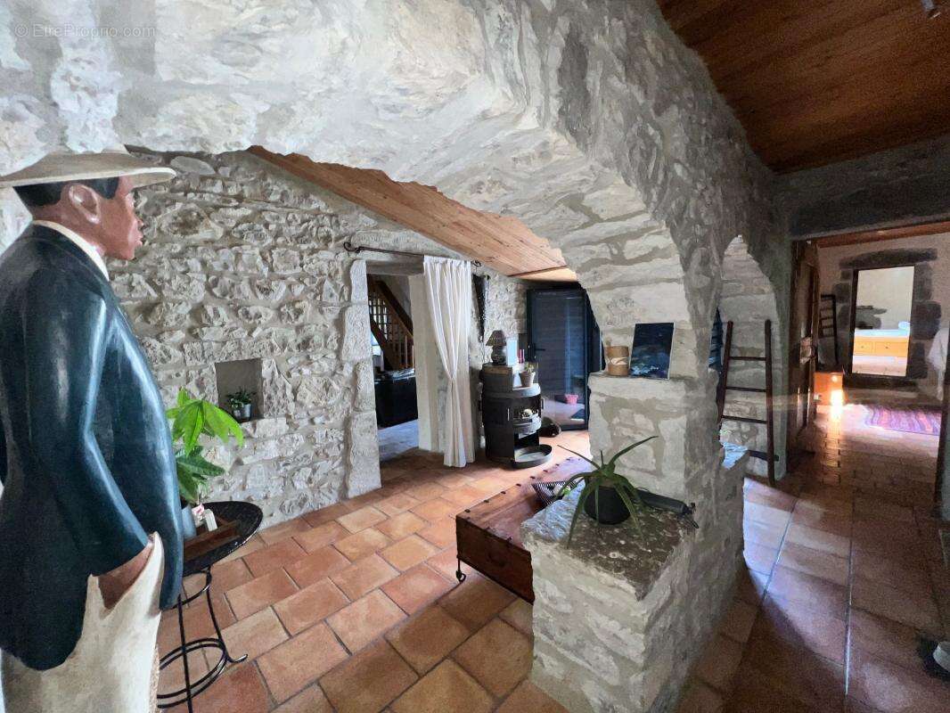 Maison à SAINT-ANDRE-DE-CRUZIERES