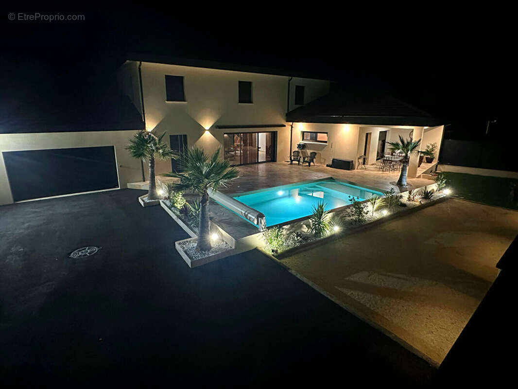 Maison à ROMANS-SUR-ISERE