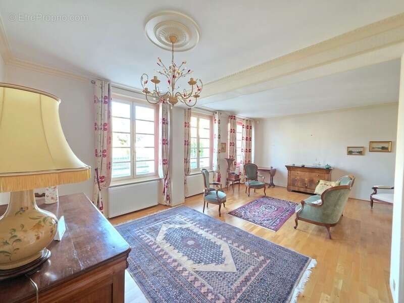 Exclusivite secteur ruchoux belle maison annee 50 sur sous sol complet avec garage et petit jardin - photo 2