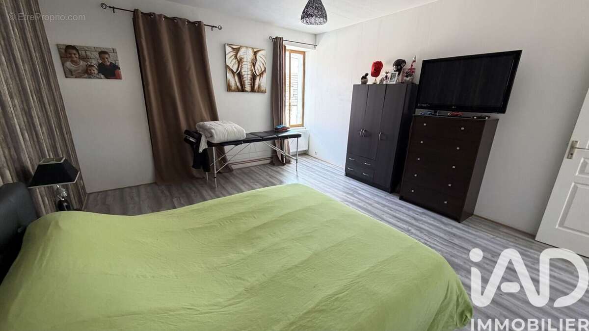 Maison 204 m² à Treignat  - photo 8
