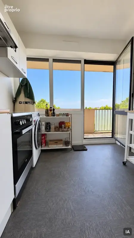 T2 de 46,48 m2 en dernier étage avec ascenseur, balcon, cave et parking - photo 4