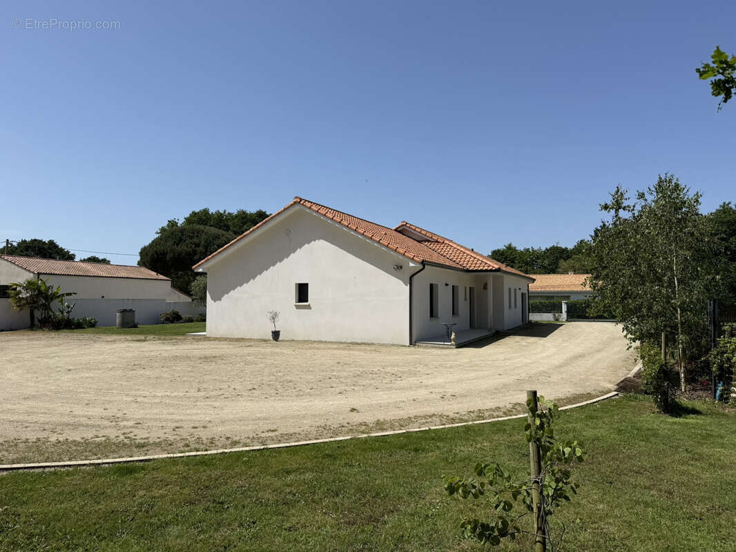 Maison à CHAUVE
