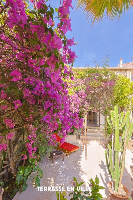 Toulon - mourillon - maison 1900 - t5 - 140m2  - double garage - piscine - 1 200 000€ - photo 14