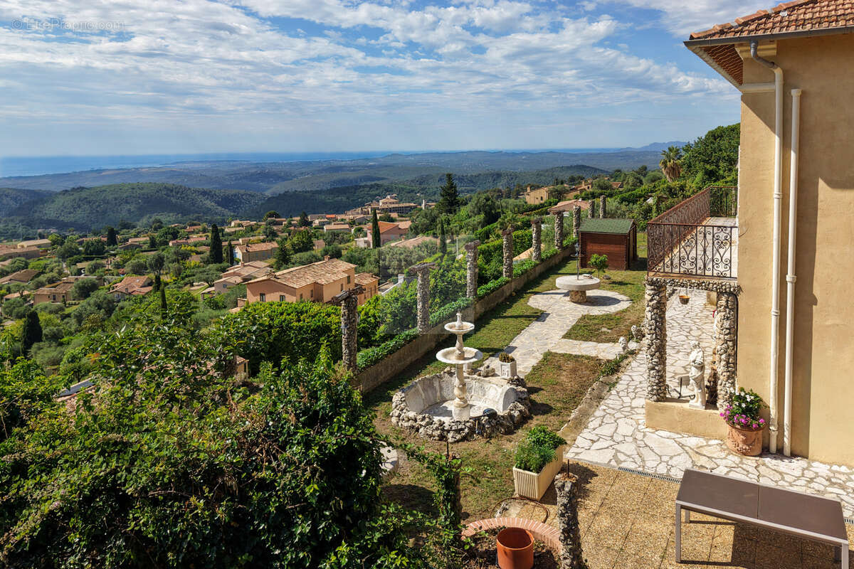 Maison à TOURRETTES-SUR-LOUP