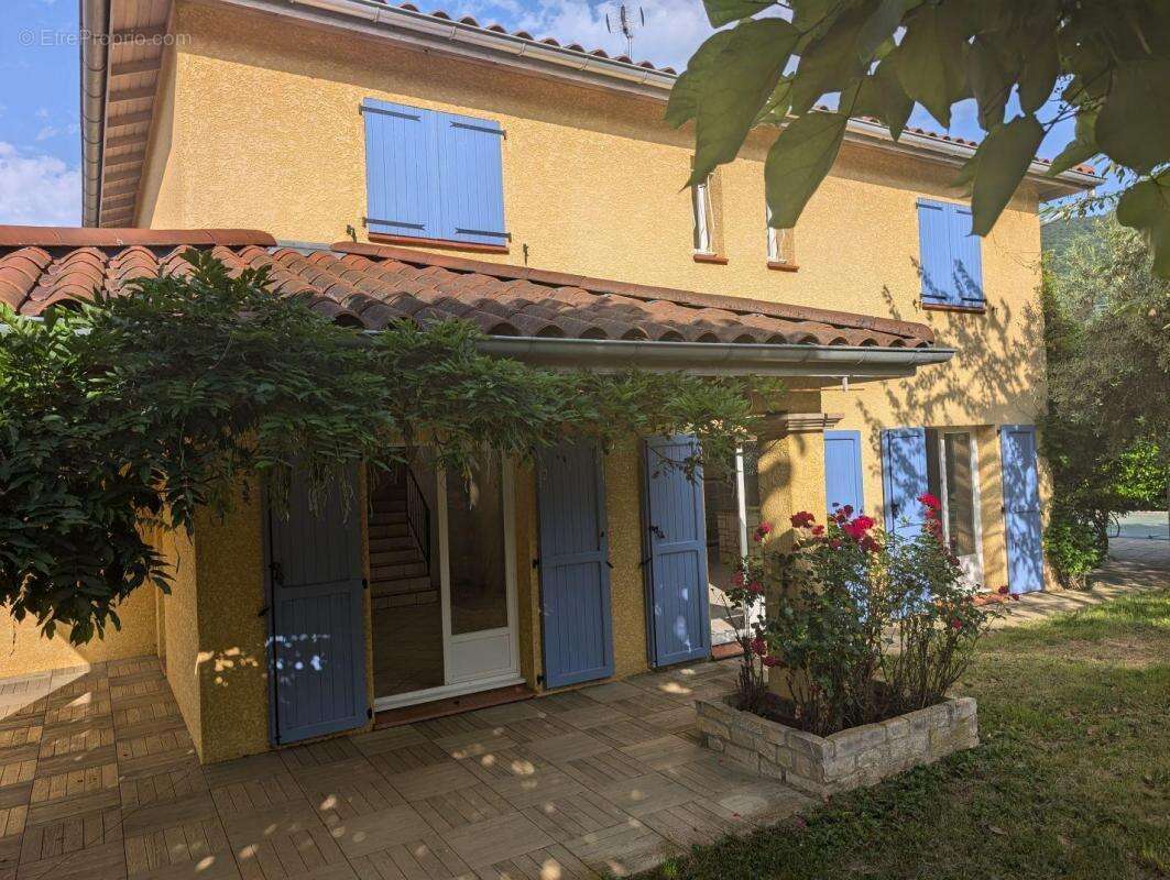 Maison à SAINT-PIERRE-LA-PALUD