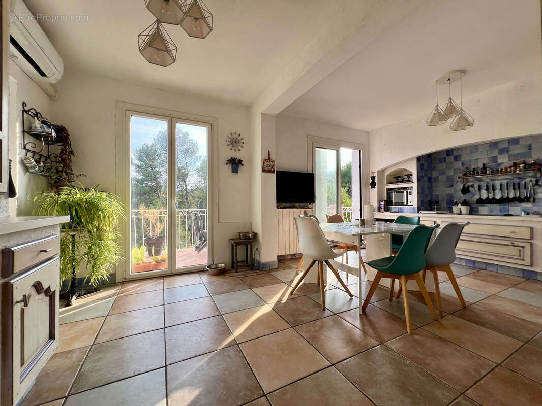 Maison à LA DESTROUSSE