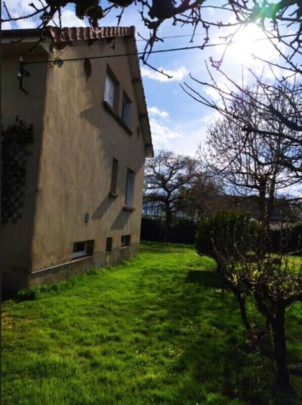 Maison à CHAMBON-SUR-VOUEIZE