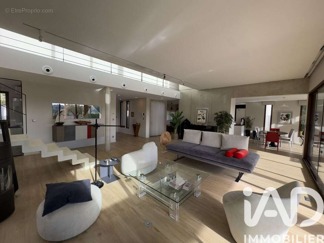 Maison 279 m² à Castelnau-Le-Lez  - photo 8