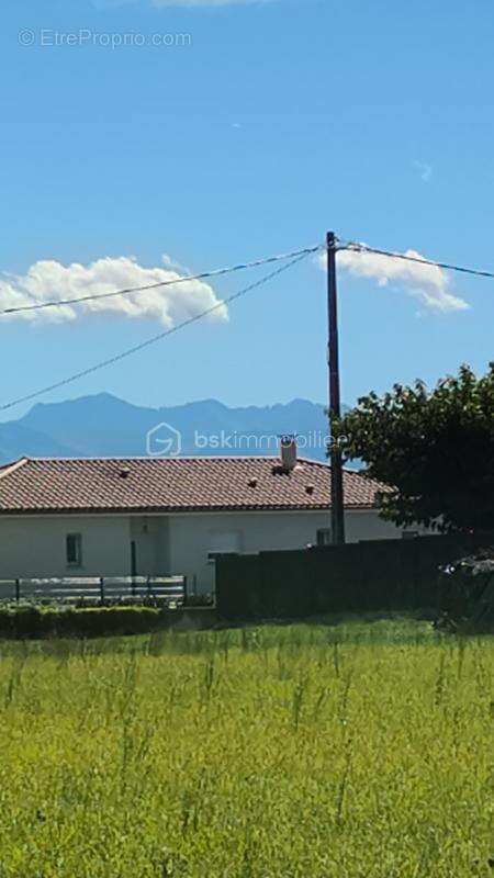 Terrain à TRIE-SUR-BAISE