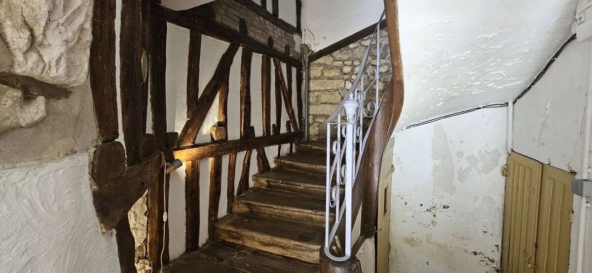 Opportunité Rare – Ensemble Immobilier d'Exception avec Local Commercial & Maison de Caractère - photo 2