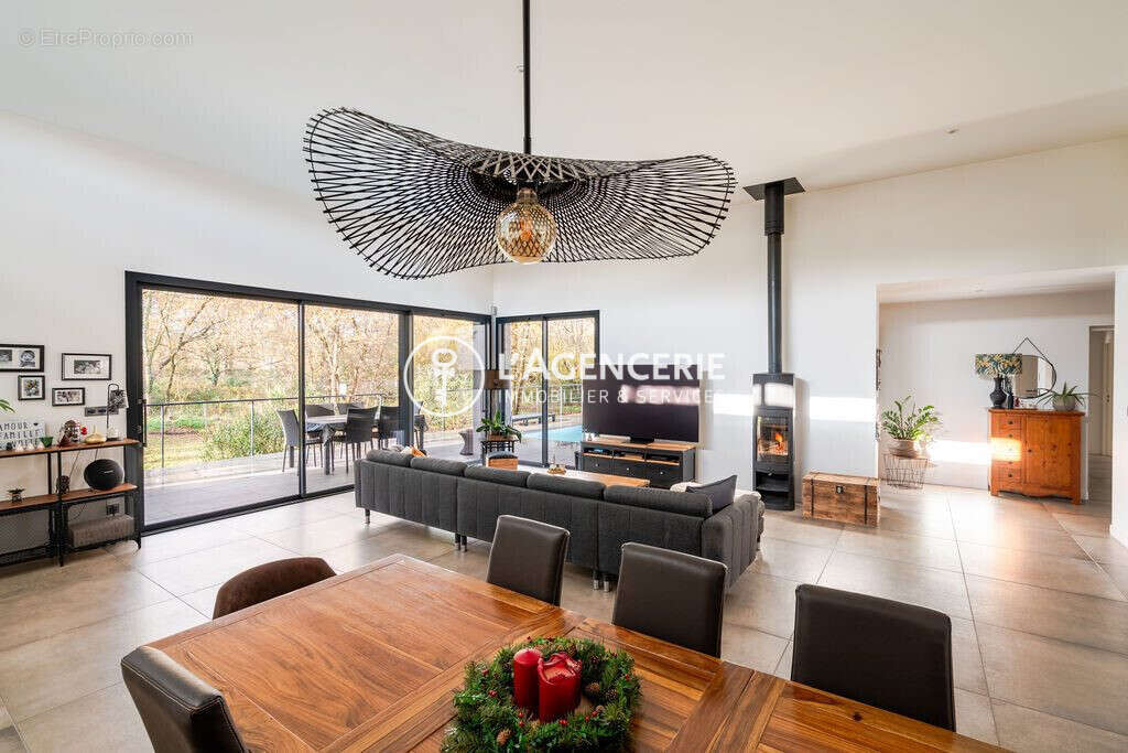 Maison à LE HAILLAN