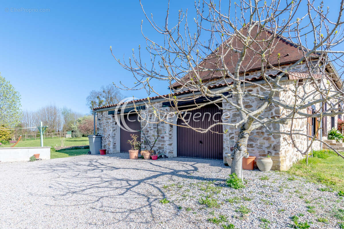 Maison à SAINT-GERMAIN-LES-BELLES