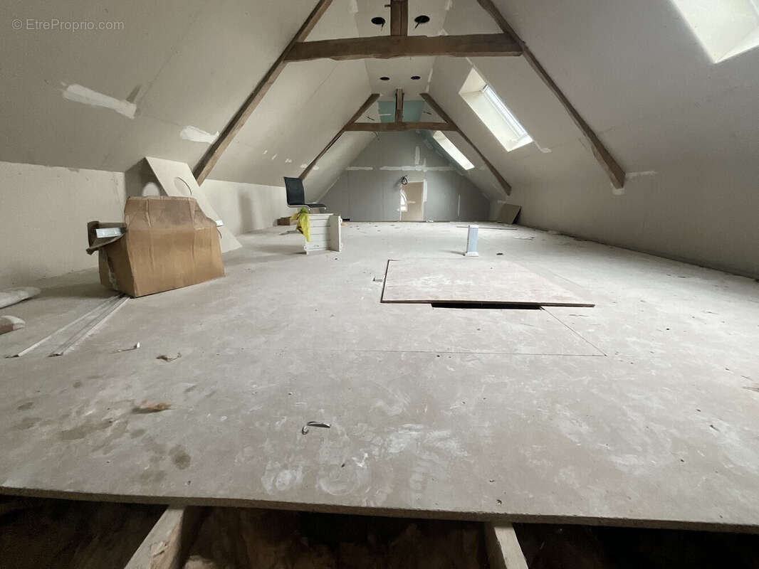 Ensemble de 9 lots sur un terrain de 2 709 m² 4 - Appartement à EPINEUSE