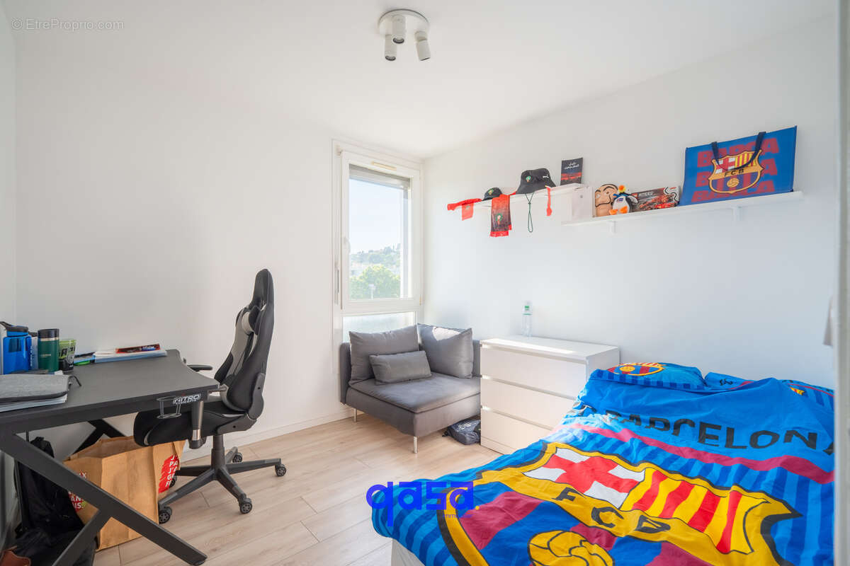 Appartement à MARSEILLE-12E