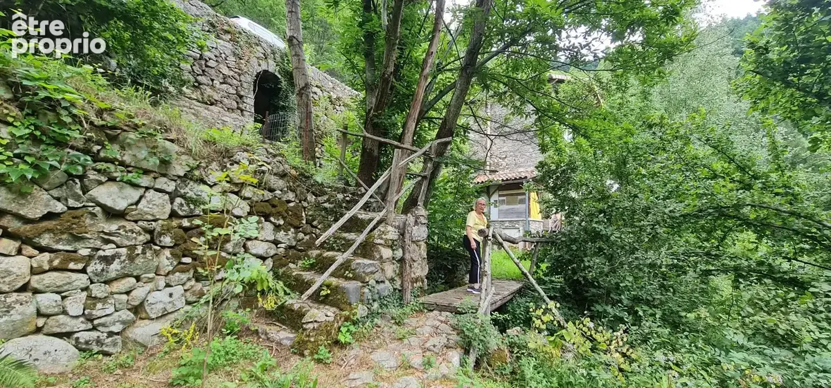 Maison et jardin en bordure de rivière - à rafraîchir - bon toit - photo 33