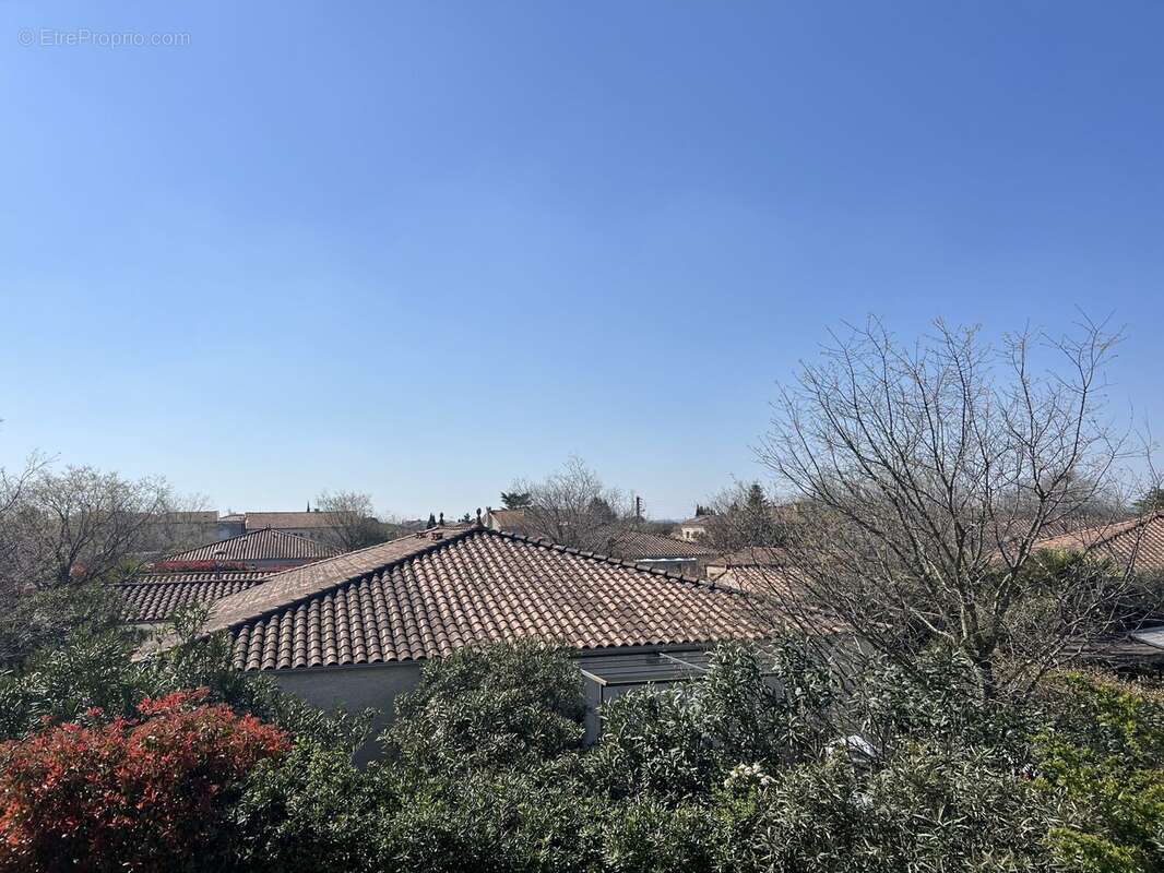 Appartement à RODILHAN