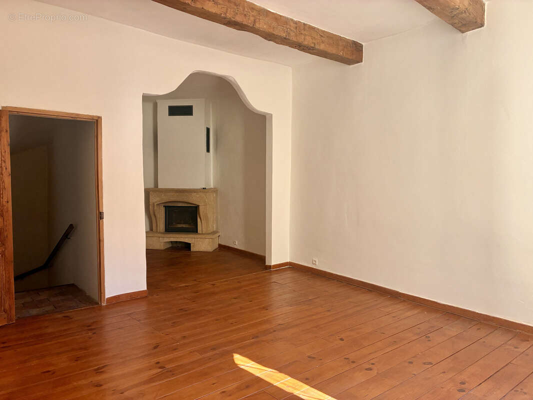 Maison à SAINT-CHAMAS
