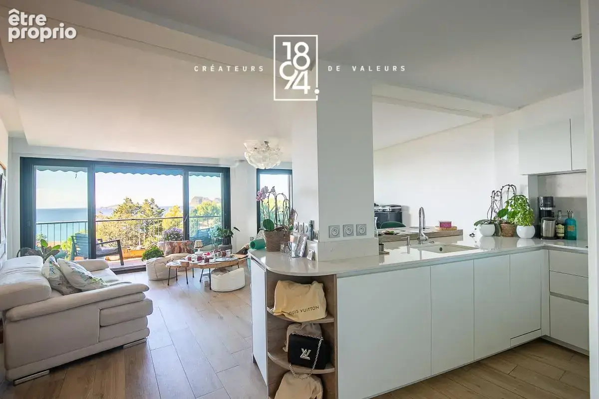 Appartement entièrement rénové de type 2 de 53m2 - Terrasse - Vue mer - Cave - Secteur Fontsainte - photo 9