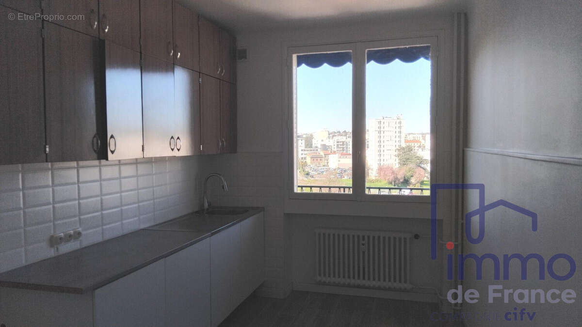 Appartement à SAINT-ETIENNE