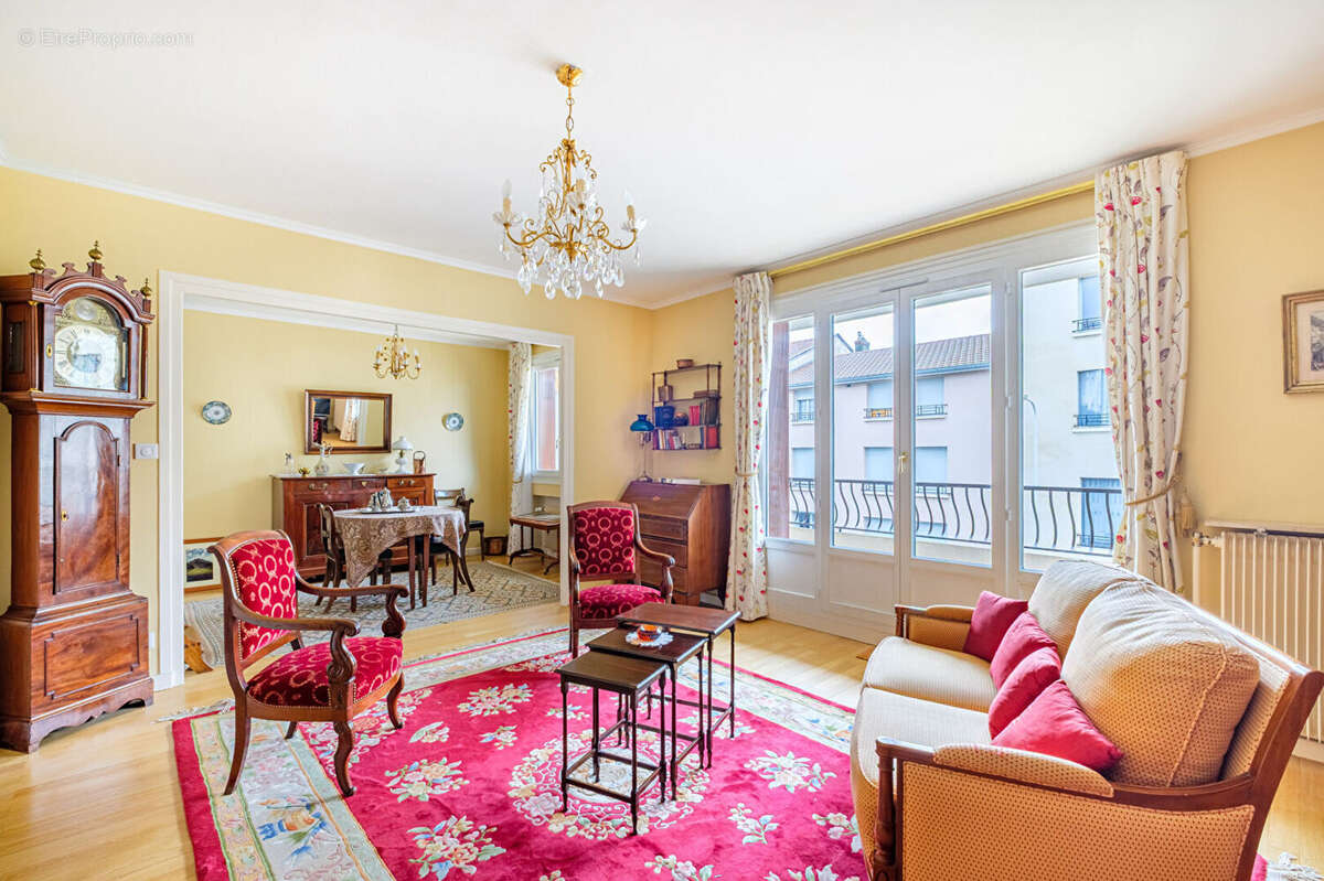 Appartement à LYON-8E