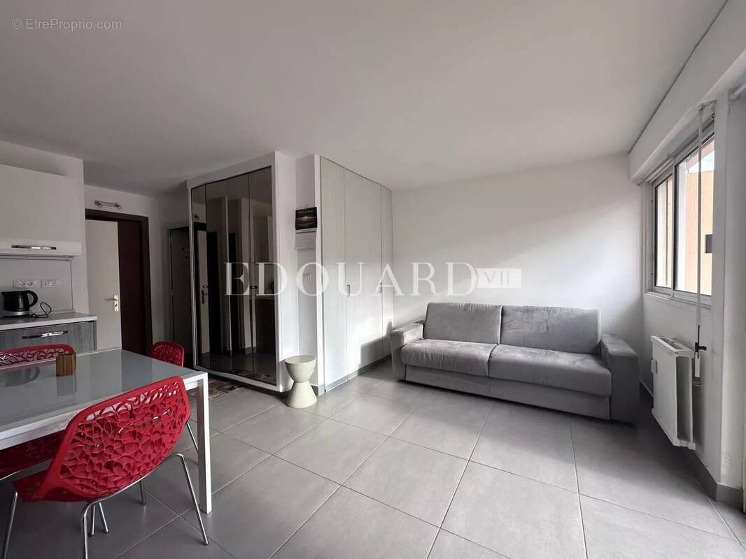Appartement à ROQUEBRUNE-CAP-MARTIN