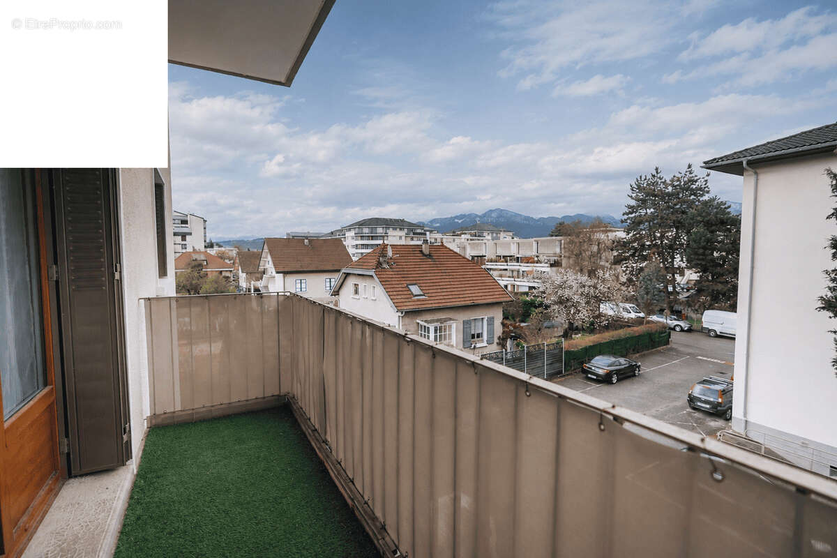 Appartement T4 de 68.50m2 à rafraîchir - 2 balcons - 1 cave - photo 4