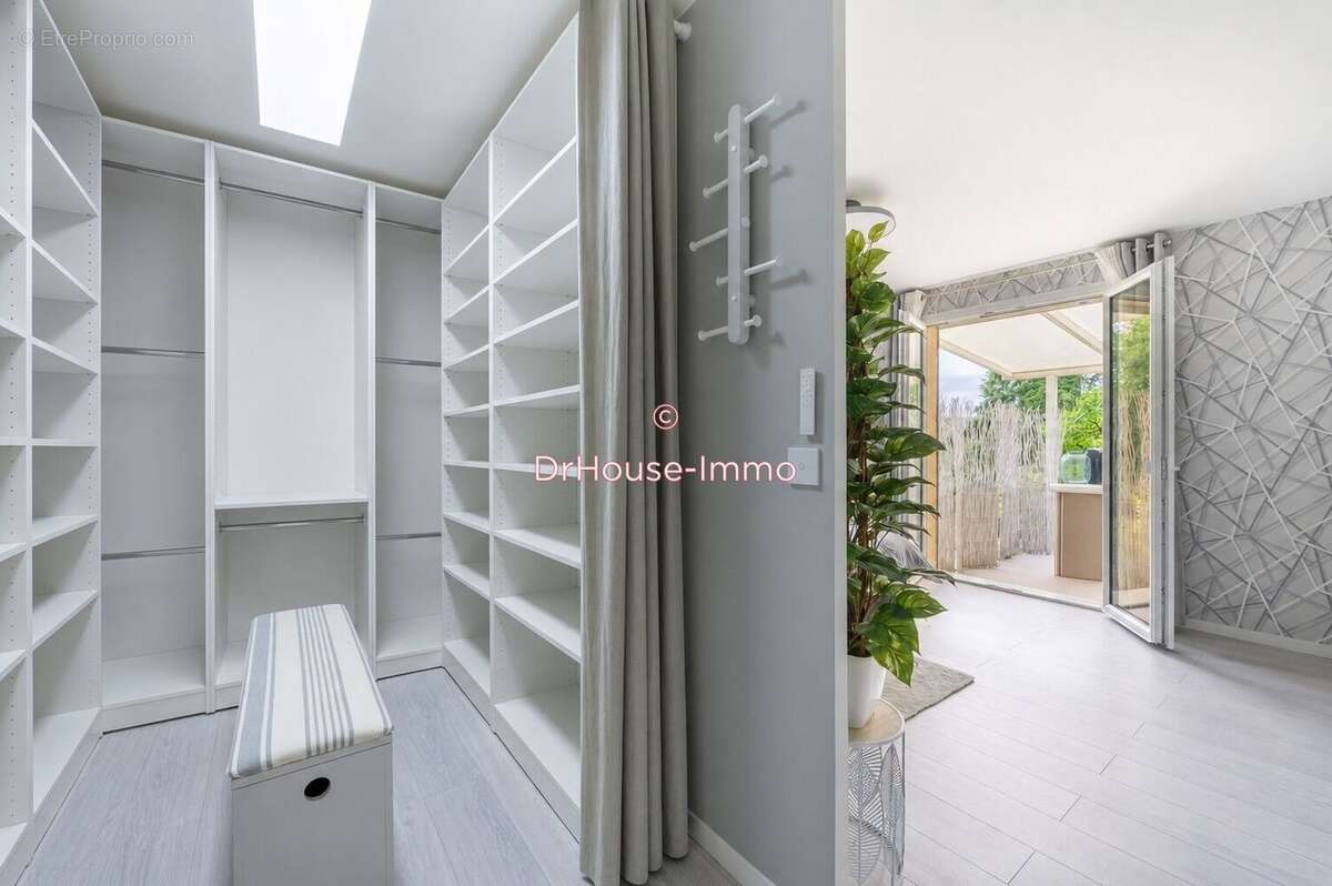 Maison 263 m² à Septeuil  - photo 13