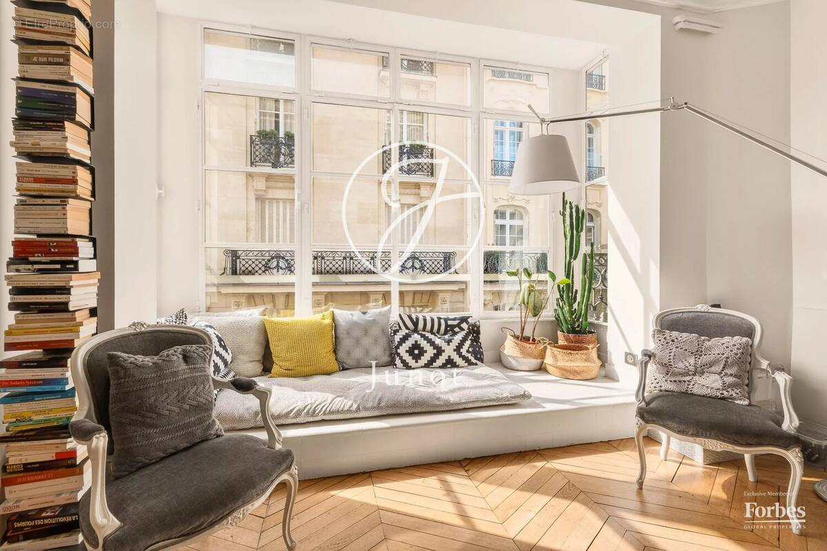 Appartement à PARIS-16E