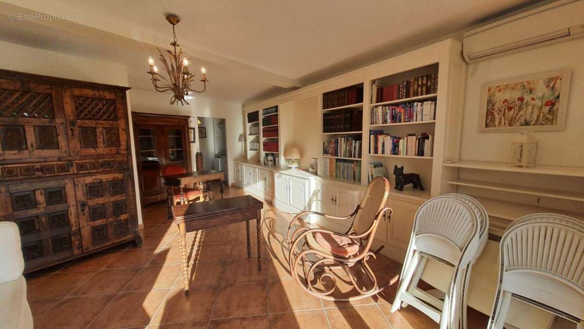 Appartement à MONTREDON-DES-CORBIERES