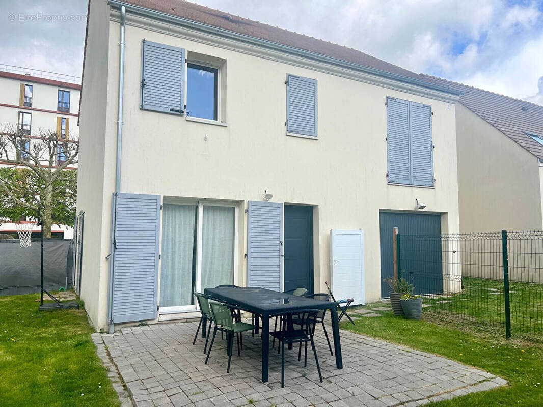 Maison à BRIE-COMTE-ROBERT