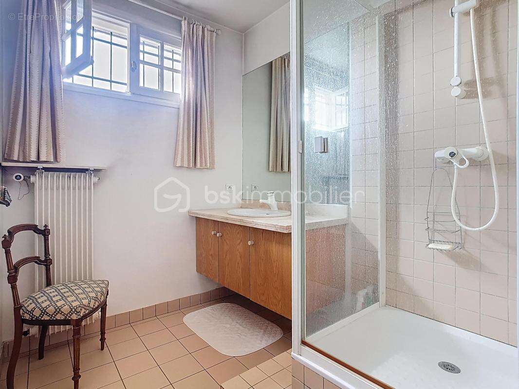 Maison à CHAMPS-SUR-MARNE