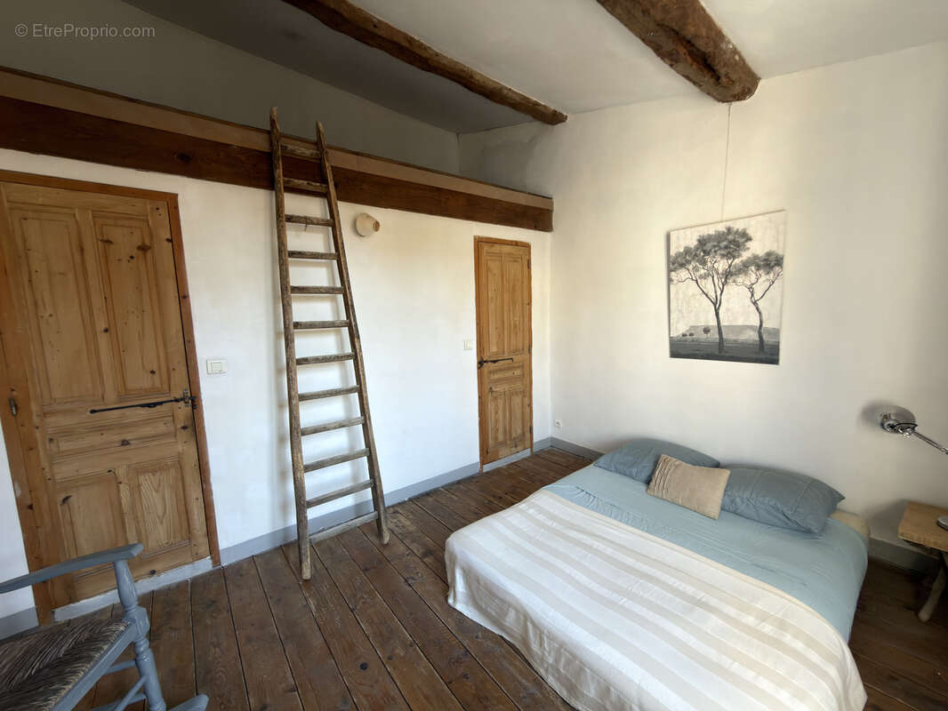 Maison à SAINT-QUENTIN-LA-POTERIE