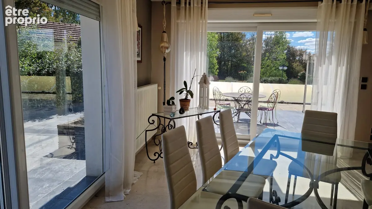 Pavillon plain-pied  - 5 pièces - 4 chambres - jardin - piscine - photo 7