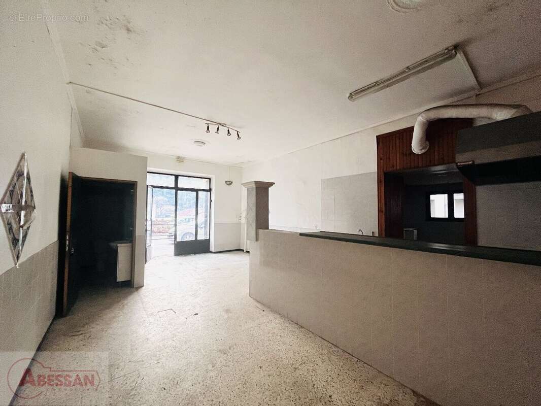 Maison 300 m² à La Grand-Combe  - photo 3