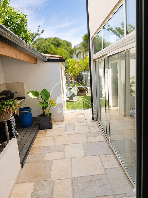 Appartement à LA VALETTE-DU-VAR