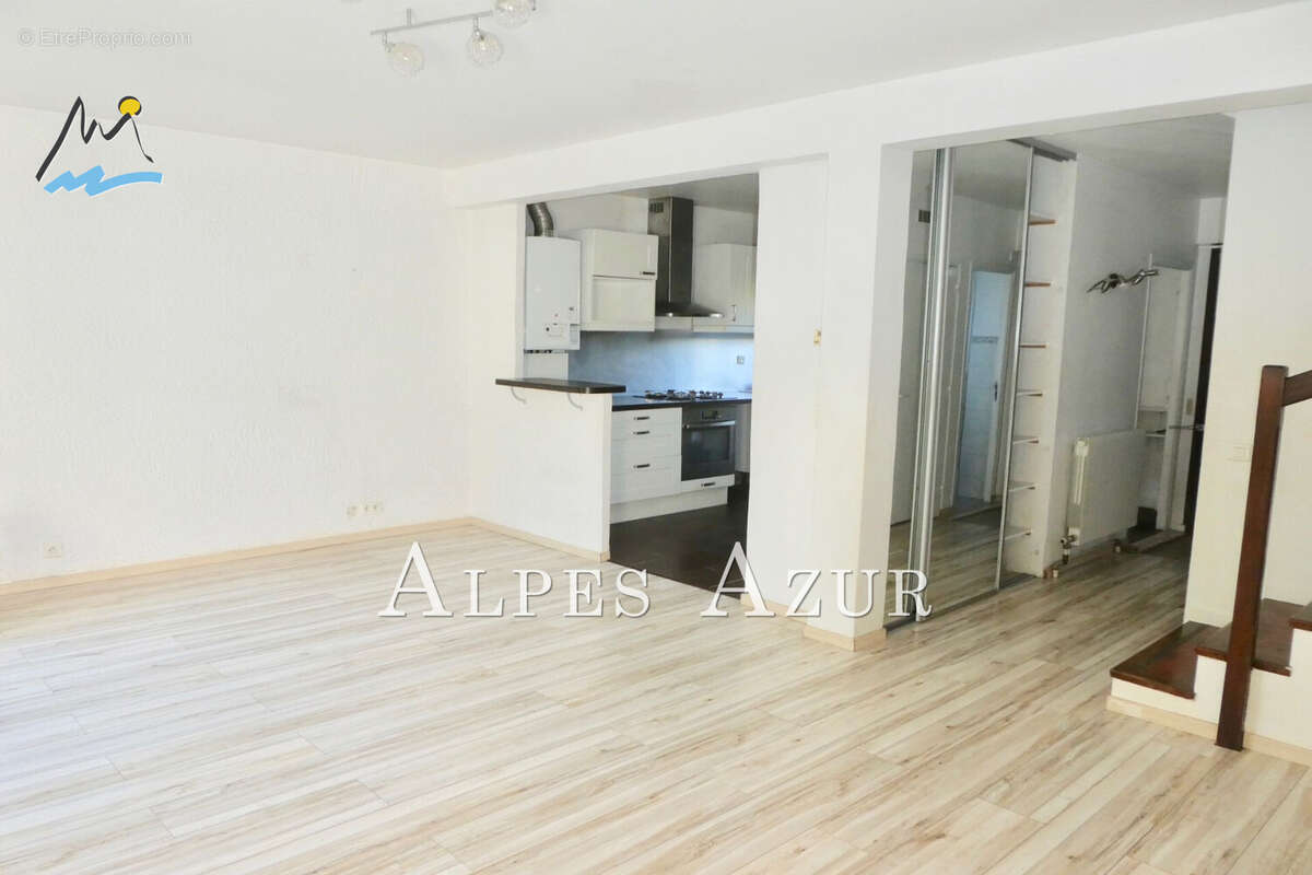 Appartement à VILLENEUVE-LOUBET