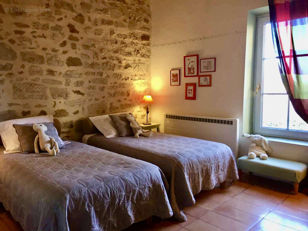 Maison à SUZE-LA-ROUSSE