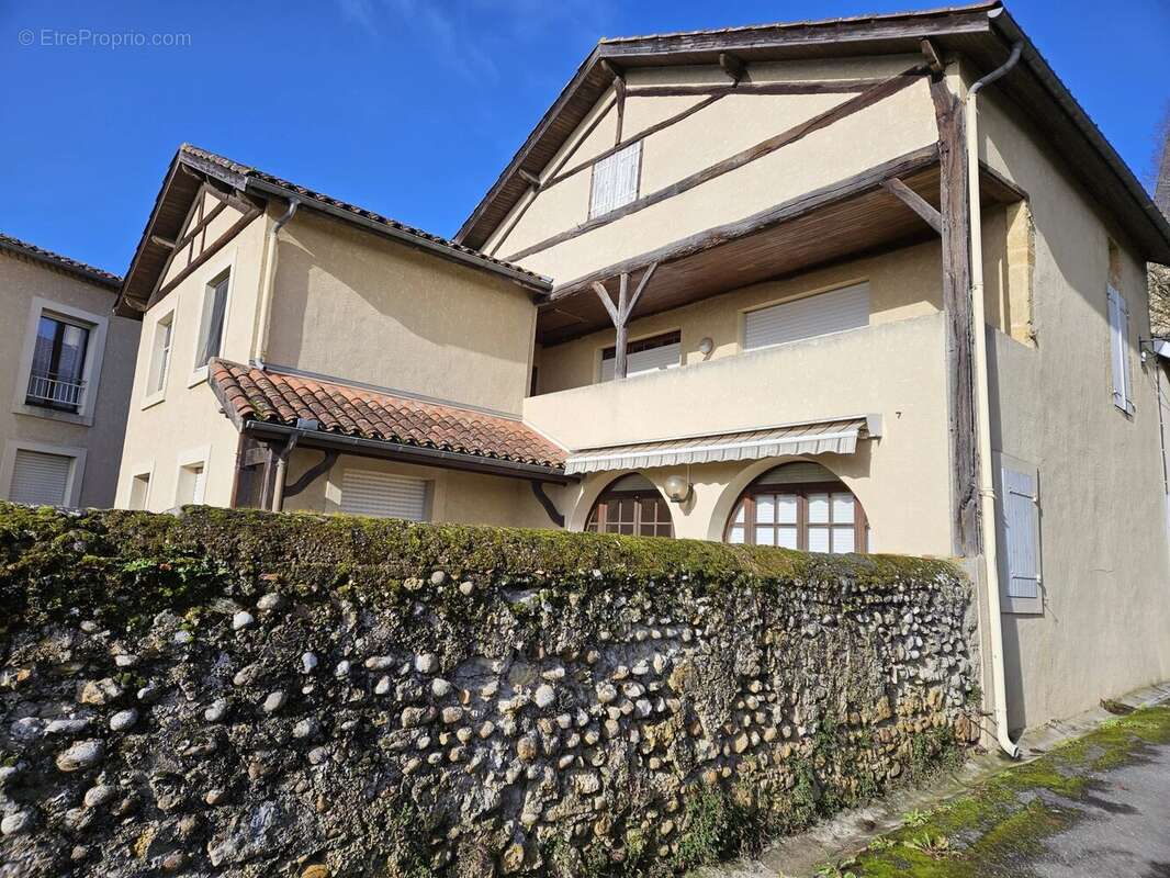 Maison à CASTELNAU-RIVIERE-BASSE