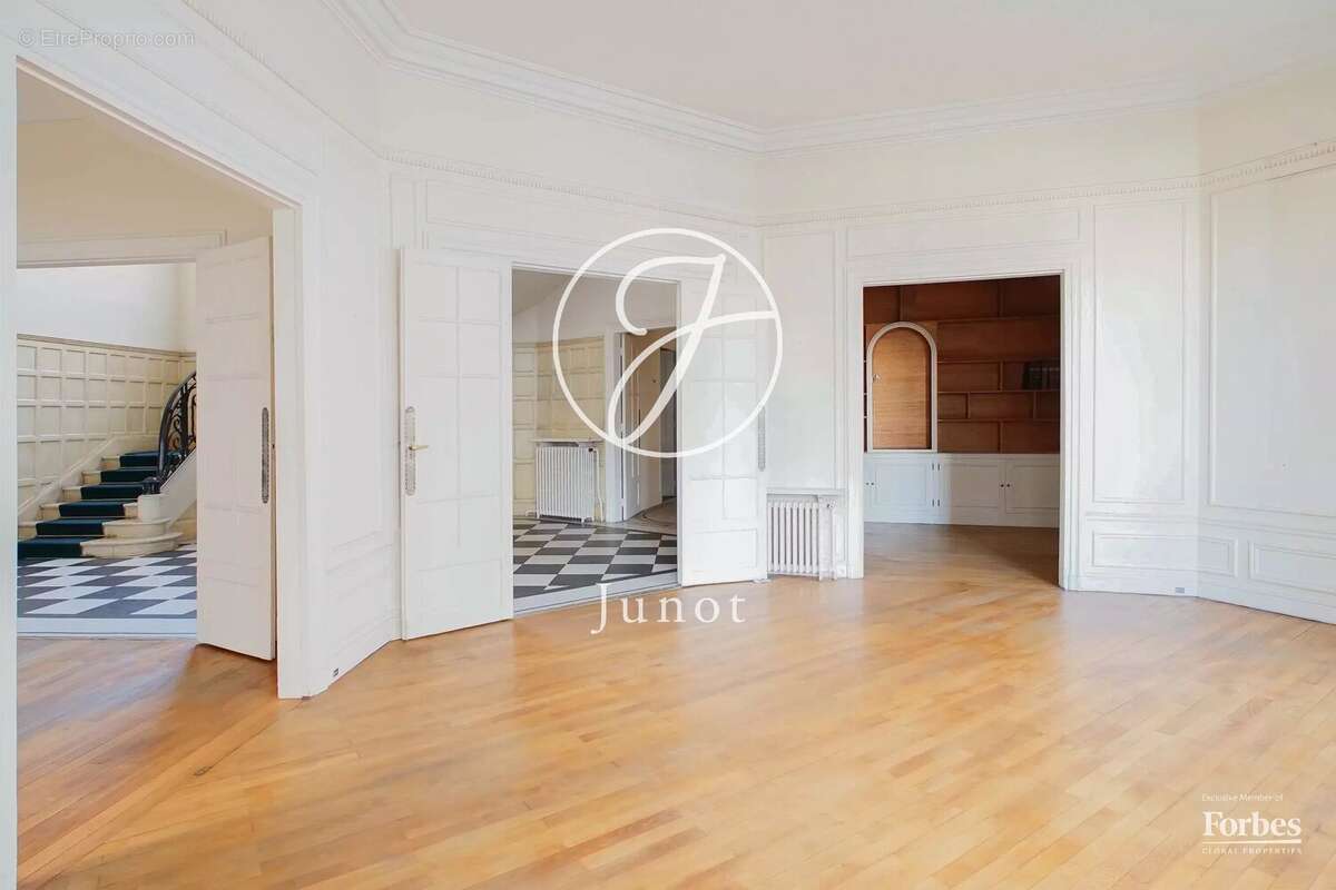 Appartement à LEVALLOIS-PERRET