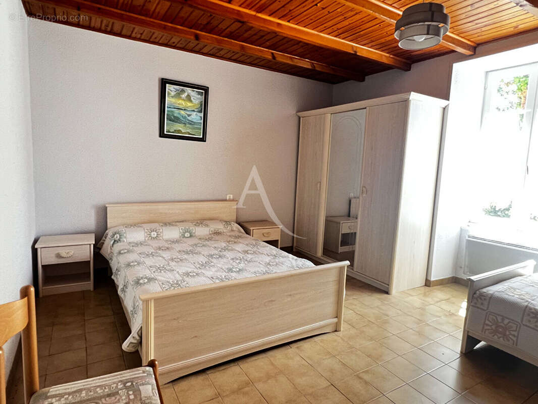 Ensemble immobilier - Mouzeuil Saint Martin - 199 m² - photo 15