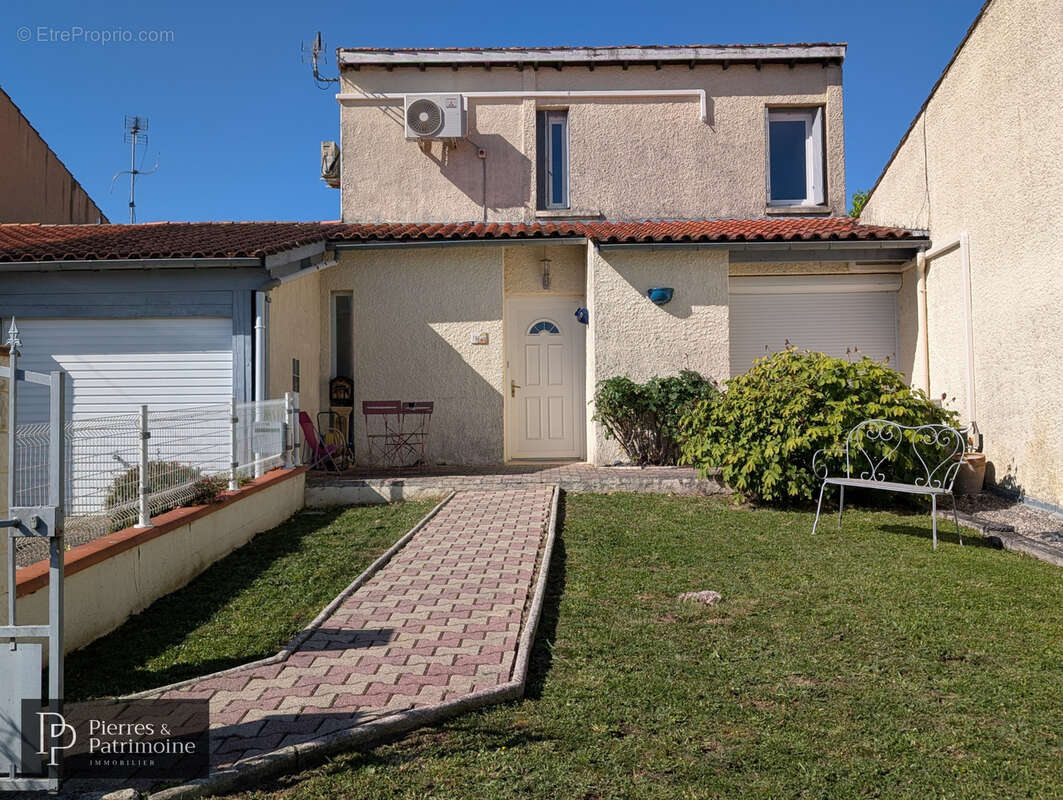Maison de ville avec jardin, dépendance et piscine - Mézin - photo 2
