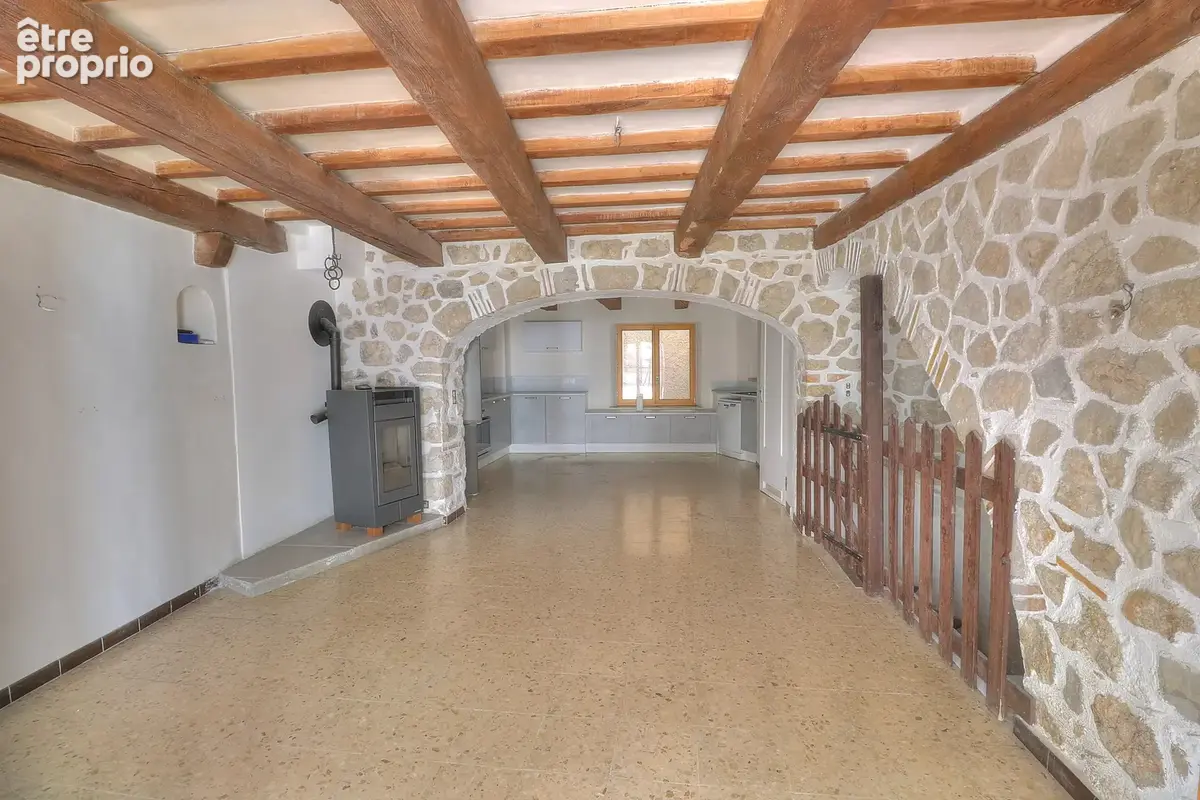 Charmante maison de village de 147 m² à Coursegoules - photo 2
