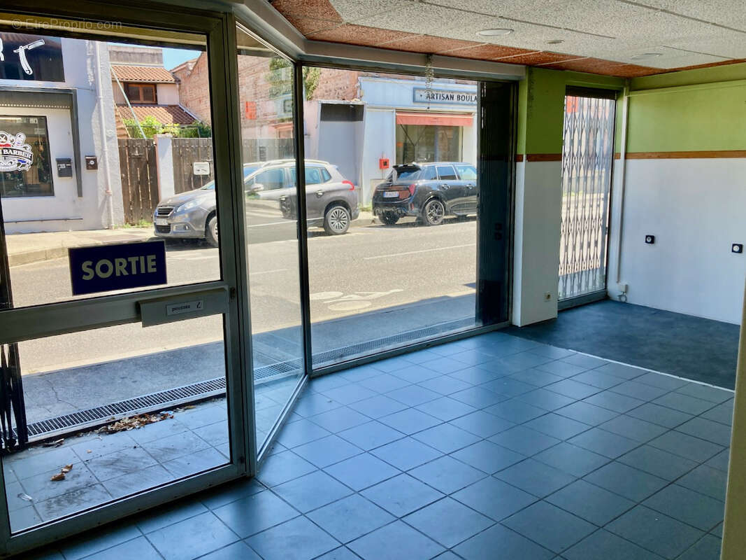 Local commercial Cugnaux Centre 6 pièces 150 m2 - photo 4