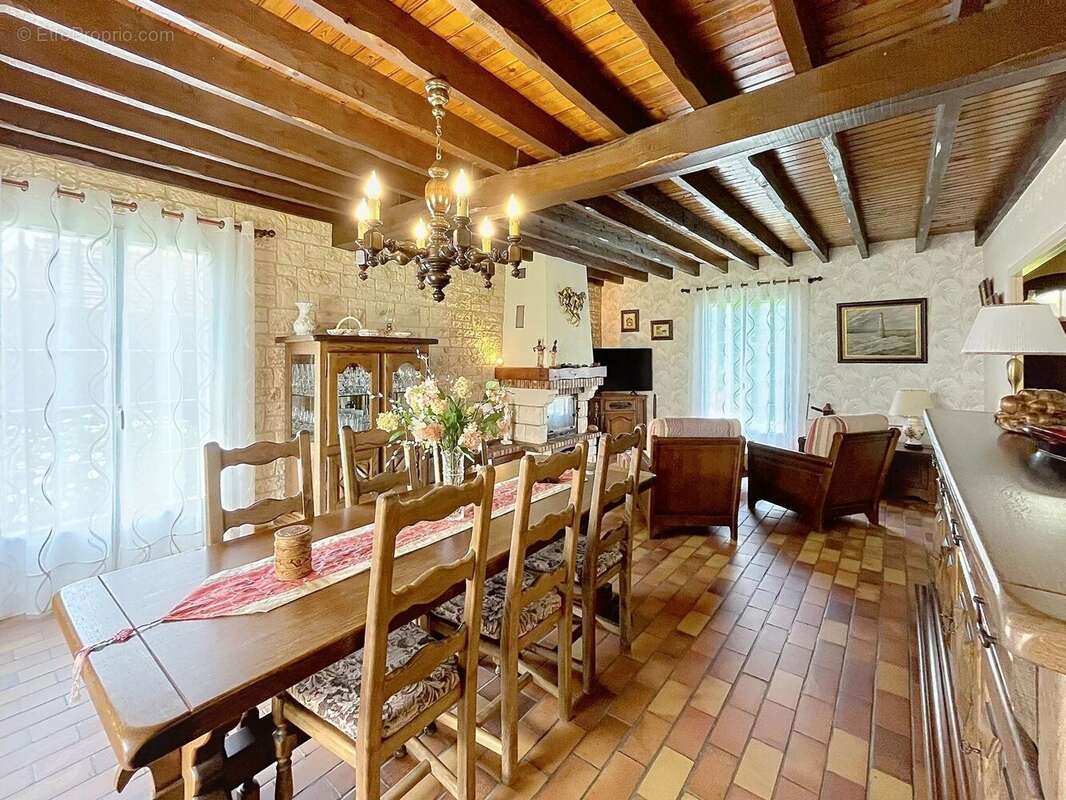 Maison à PONTRUET