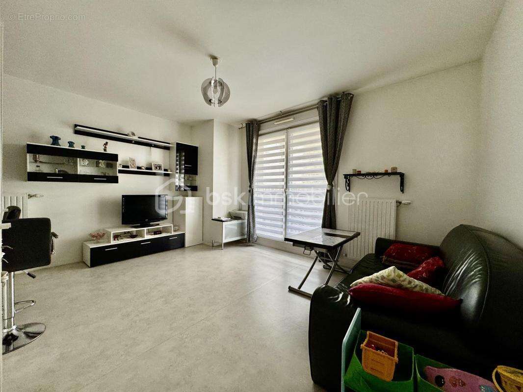 Appartement à CLICHY-SOUS-BOIS