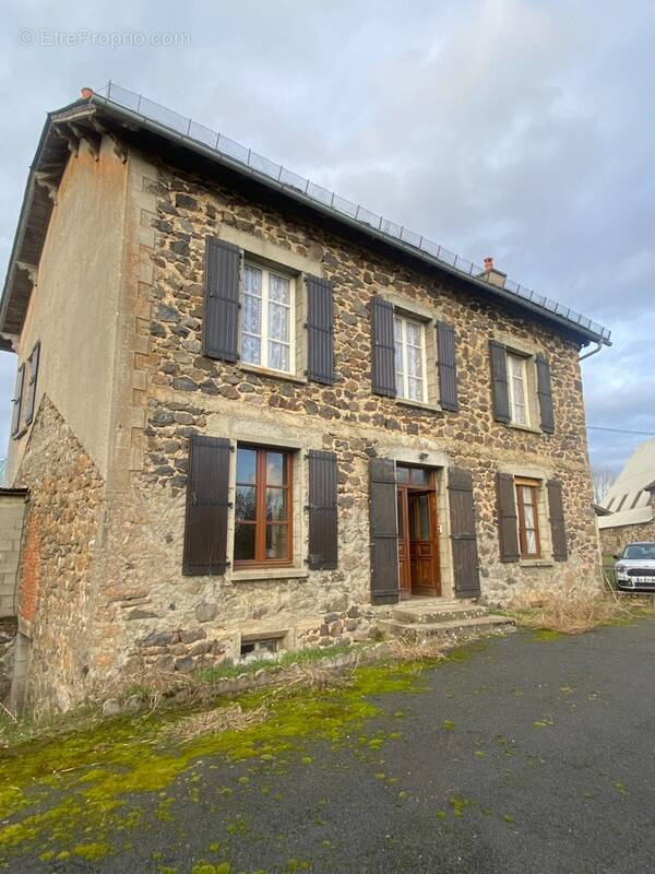 Maison en pierre 4 chambres proche de MUR DE BARREZ (12) - photo 1