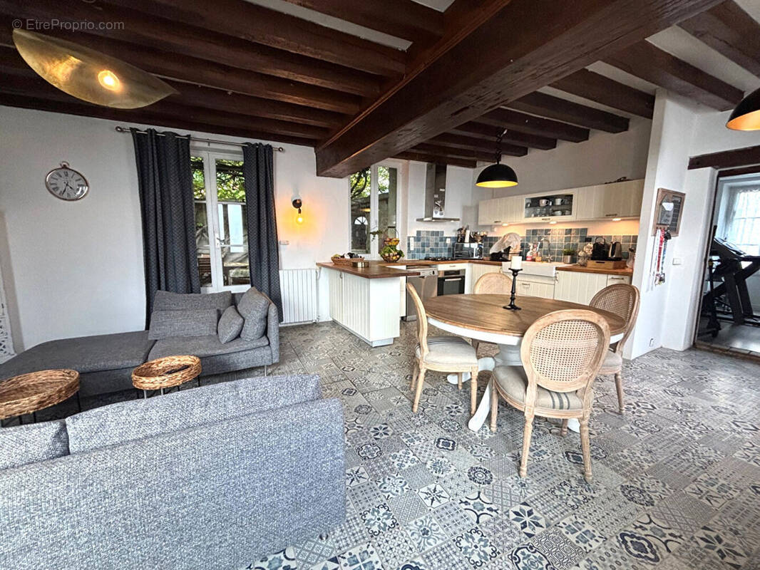 Maison à LE MESNIL-EN-THELLE