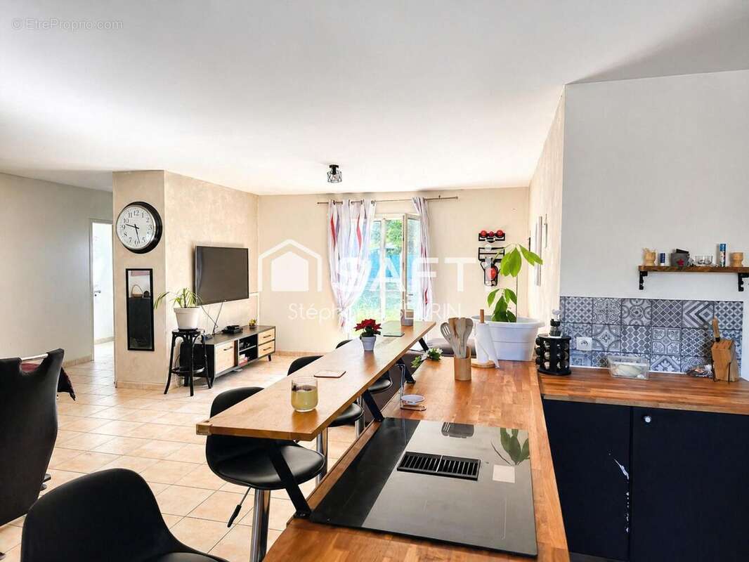 Photo 2 - Maison à MONTLIEU-LA-GARDE