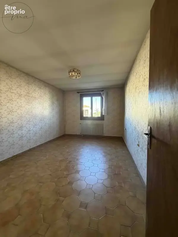 Villa 114M2 et rdc aménagé avec garage terrain de 331M2 - photo 9