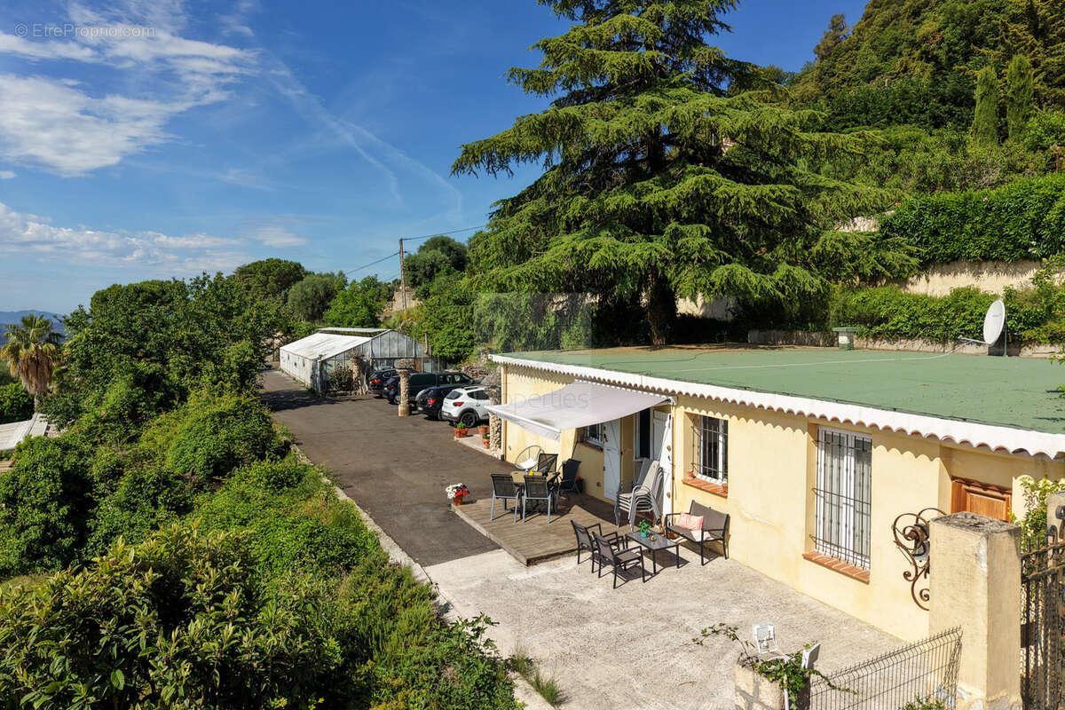Maison à TOURRETTES-SUR-LOUP